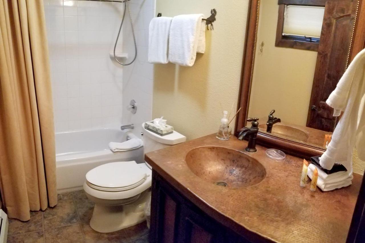 Pinecreek #E - 3 Bedroom - Pool And Hot Tub Access - Close To Town - Shuttle To Slopes Breckenridge Exteriér fotografie